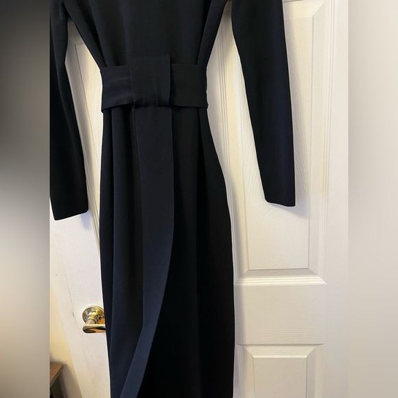 COS black v-neck knit dress - Picture 5 of 12